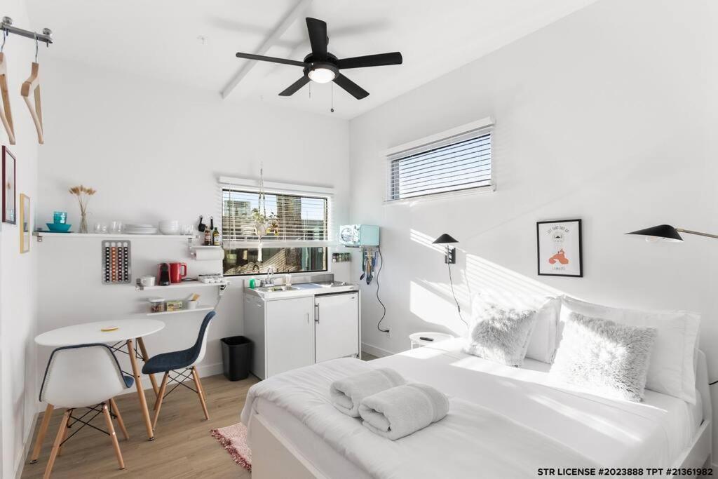 Micro Studio With Balcony & Pool View - Walk To Ot Scottsdale Luaran gambar