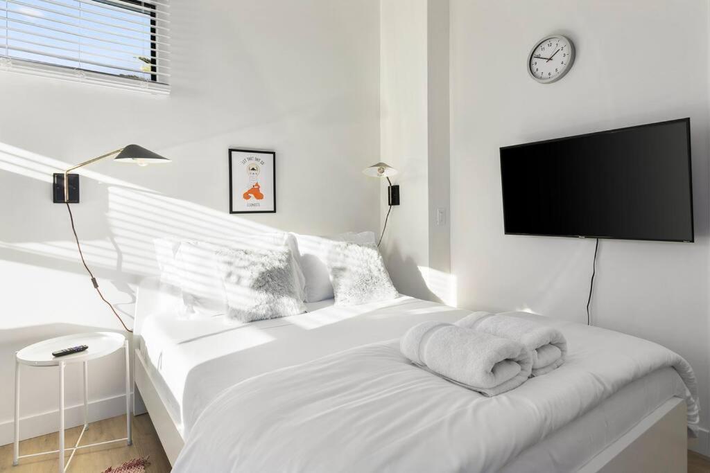 Micro Studio With Balcony & Pool View - Walk To Ot Scottsdale Luaran gambar